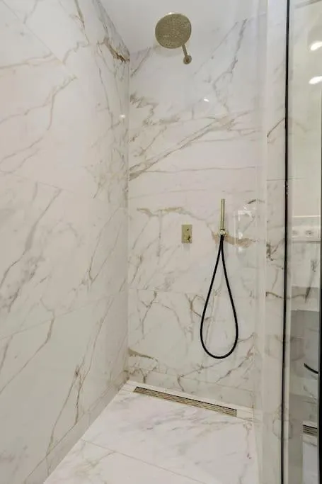 Deluxe 2-Br Apartment In Antwerp