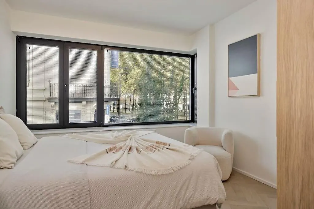Deluxe 2-Br Apartment In Antwerp Belgium