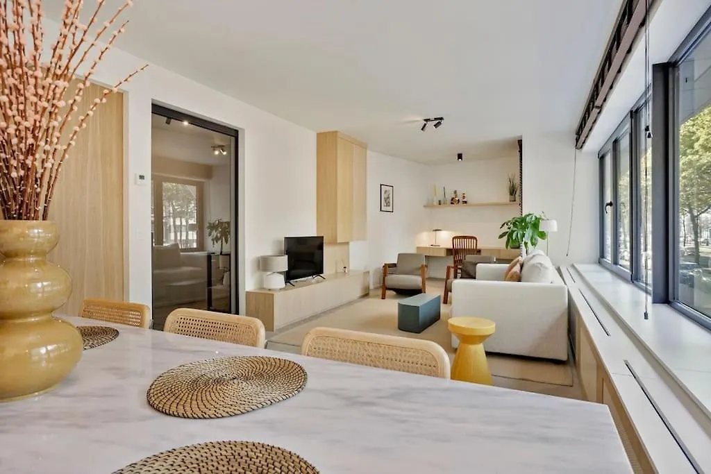 Deluxe 2-Br Apartment In Antwerp