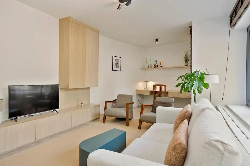 Deluxe 2-Br Apartment In Antwerp